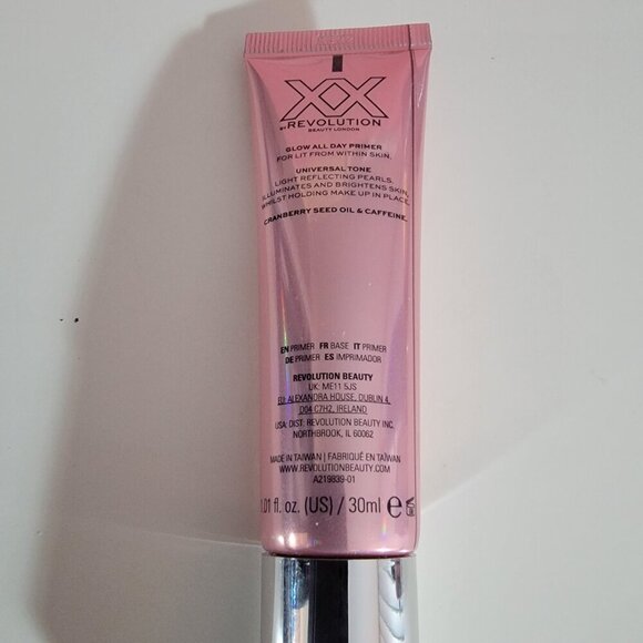 XX REVOLUTION GLOW FIXX GLOW ALL DAY PRIMER Universal Color - Picture 13 of 13
